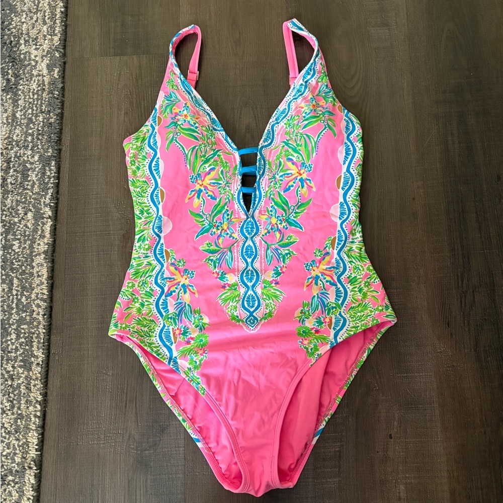 Lilly Swimsuit EUC